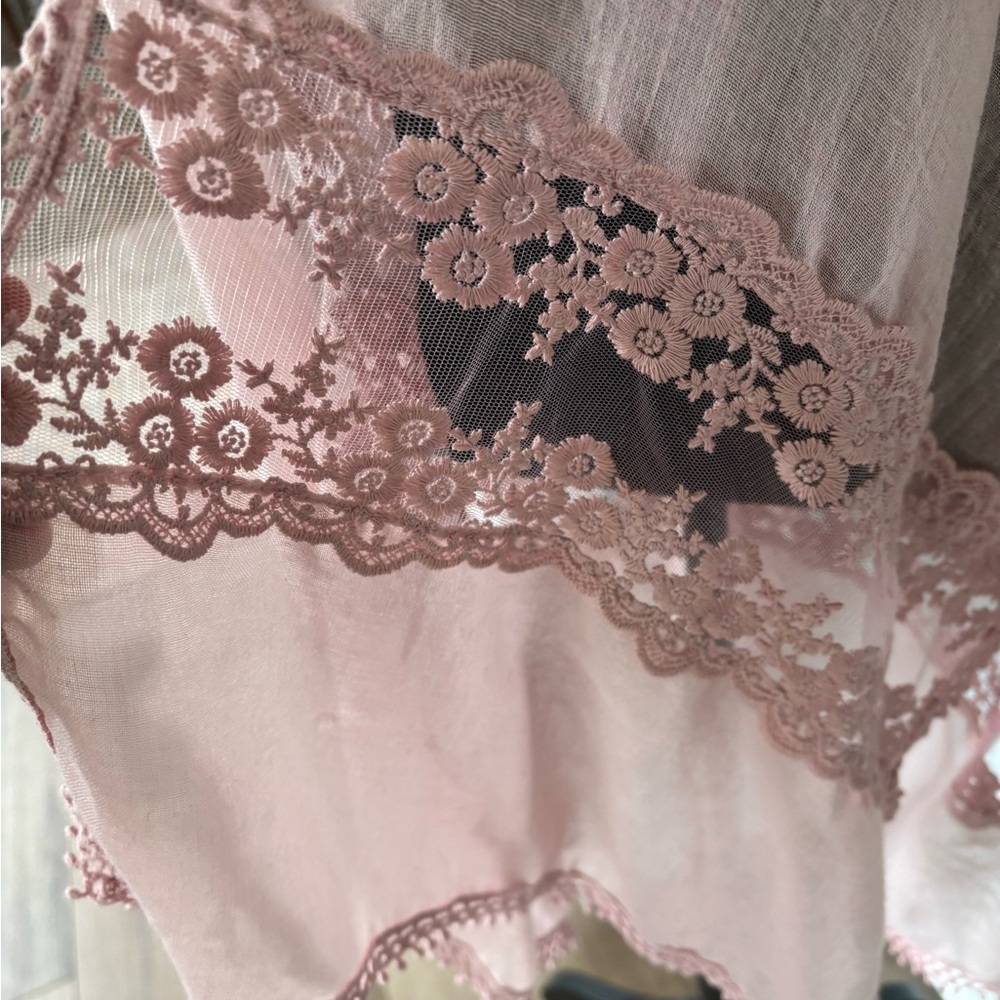 Francesca’s pink lace sheer gauze kimono one size - Picture 2 of 7